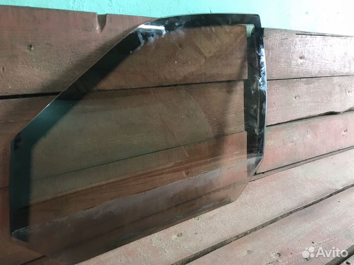 Стекла передние боковые ваз 2110
