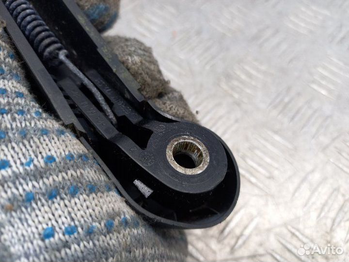 Поводок стеклоочистителя заднего Skoda Octavia A5