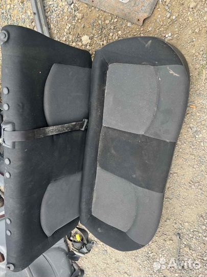 Сиденья задние Peugeot 206