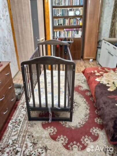 Детская кроватка