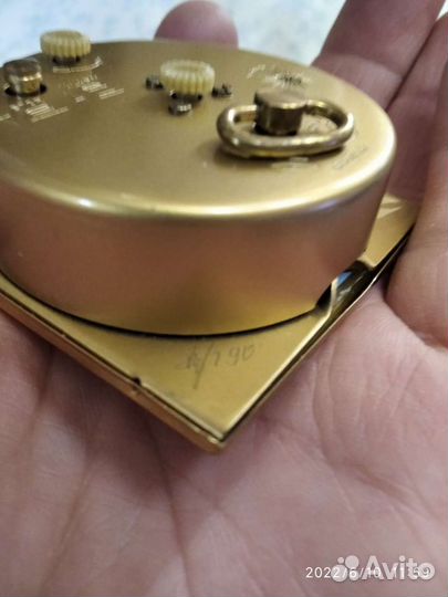 Часы будильник