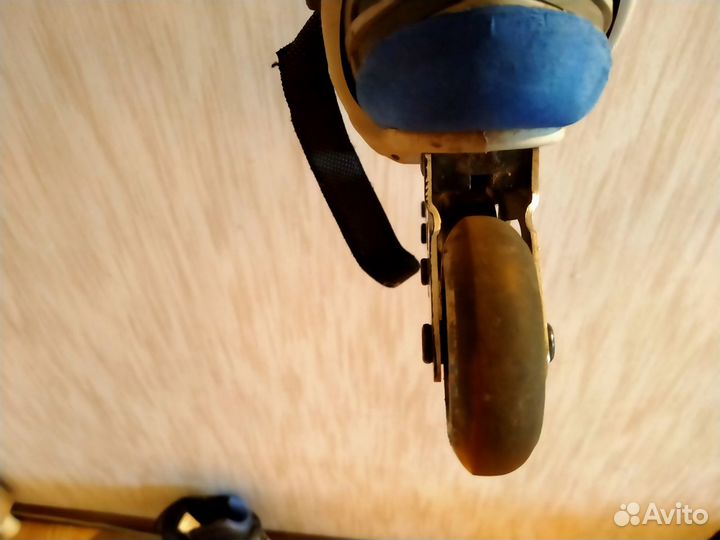 Роликовые коньки