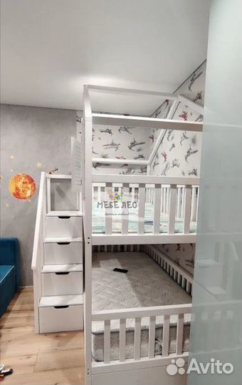Двухъярусная кровать