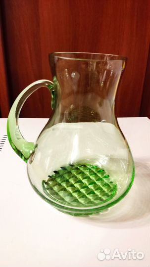 Кувшинчик из стекла