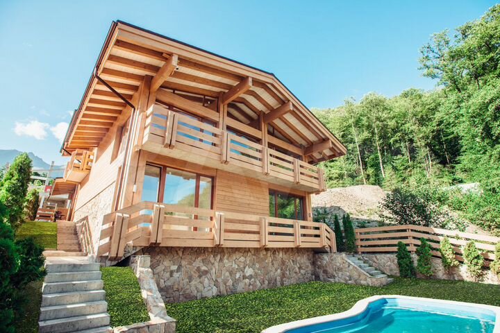 Коттедж 269 м² на участке 5 сот.