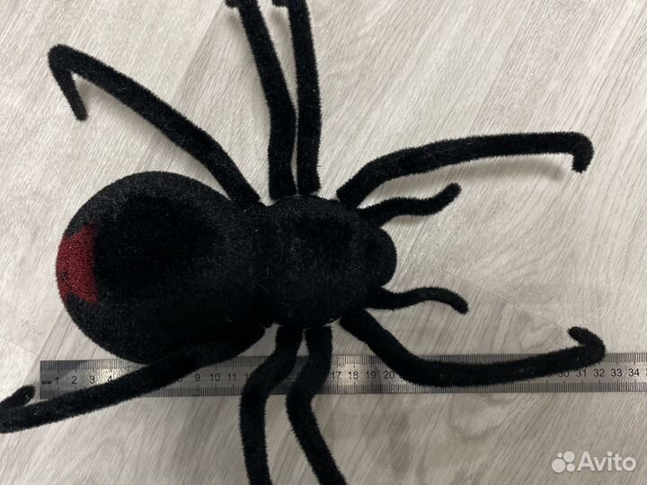 Игрушка паук с пультом управления черная вдова