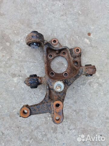 Задний кулак Toyota camry v 70