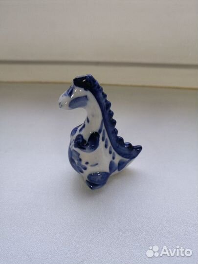 Статуэтки фарфоровые Гжель