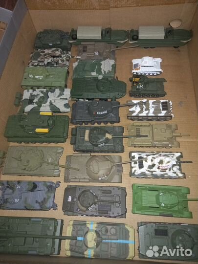 Коллекция моделей и журналов 