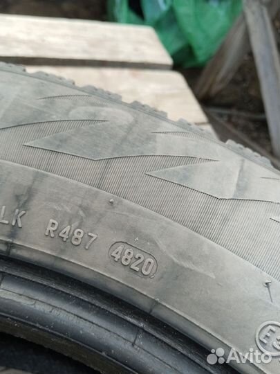 Pirelli Formula Ice 215/65 R16