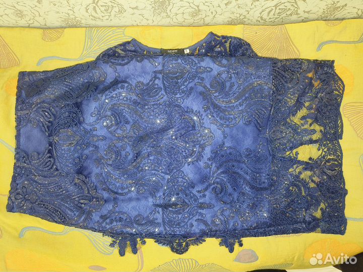 Костюм женский нарядный 40-42