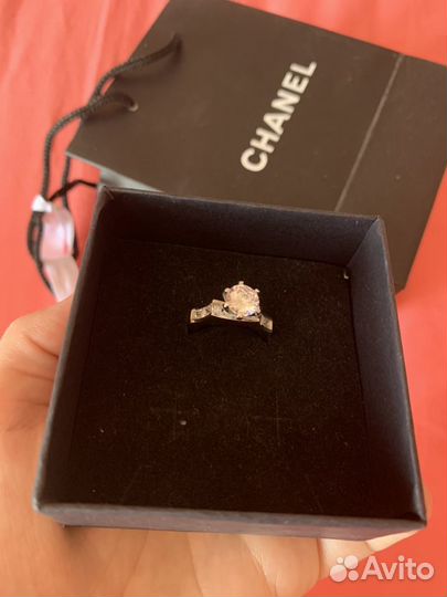 Серебряное кольцо с цирконами