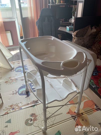 Детская ванночка для купания с подставкой