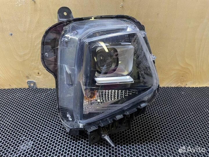 Фара правая Hyundai Tucson 4