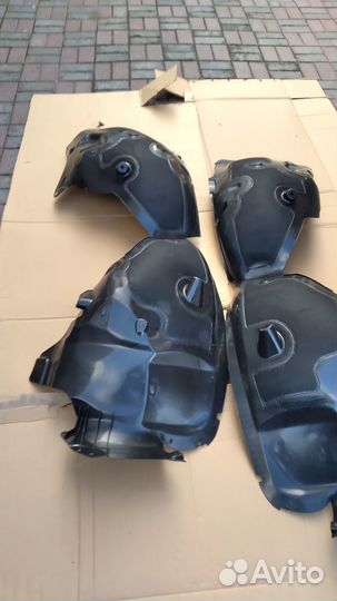 Защита арок передняя левая (подкрылок) Tesla M3