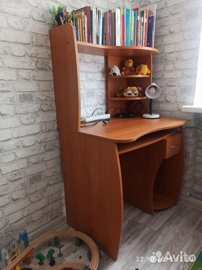 Компьютерный стол