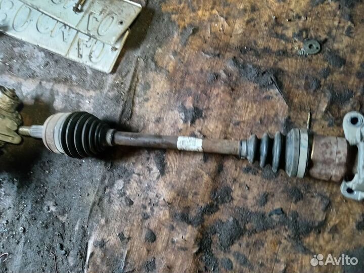 Привод передний правый Renault Megane III