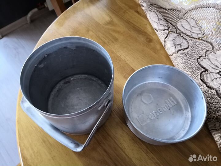 Котелок Шмель