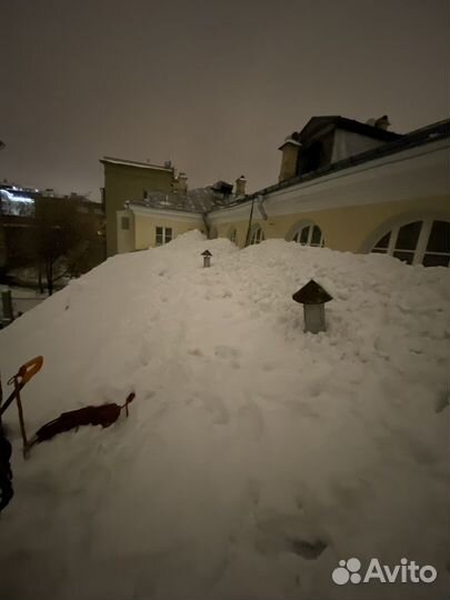 Чистка снега с кровли