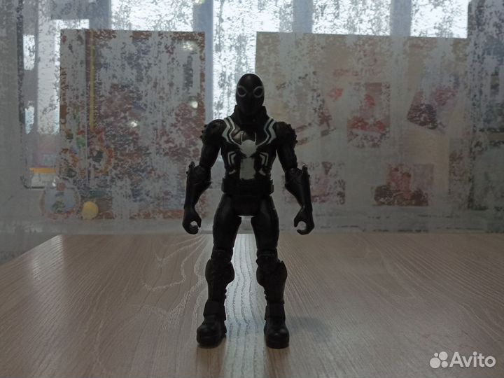 Человек паук фигурка