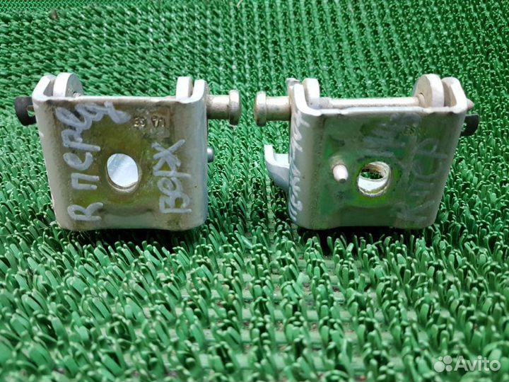 Петли дверей передние правые Peugeot 407 6D RFN