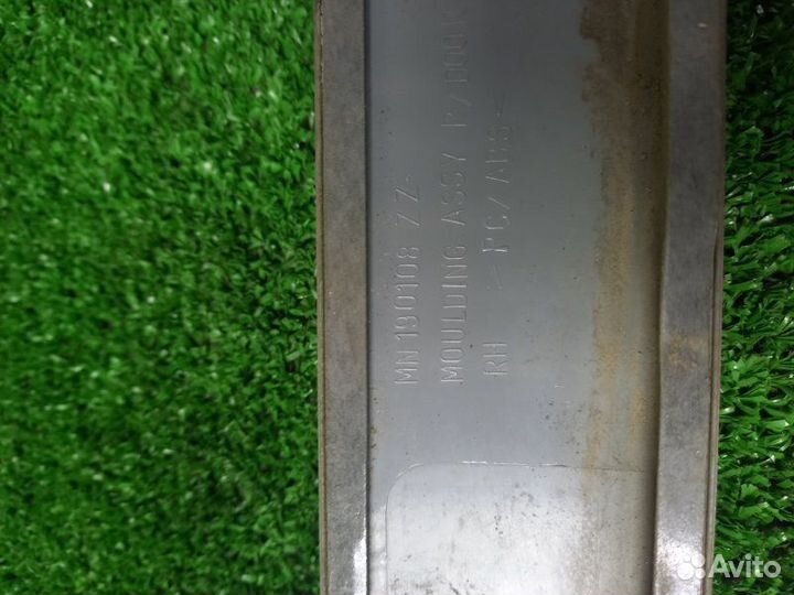 Молдинг на дверь задний правый Mitsubishi Lancer