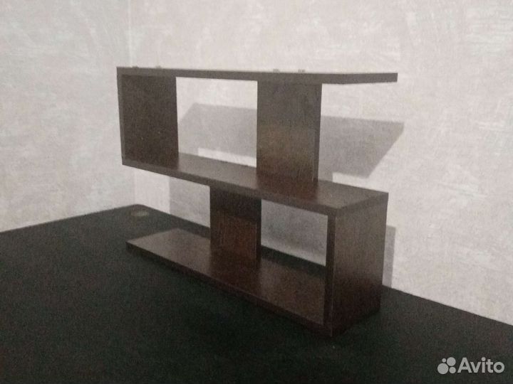 Настенная полка