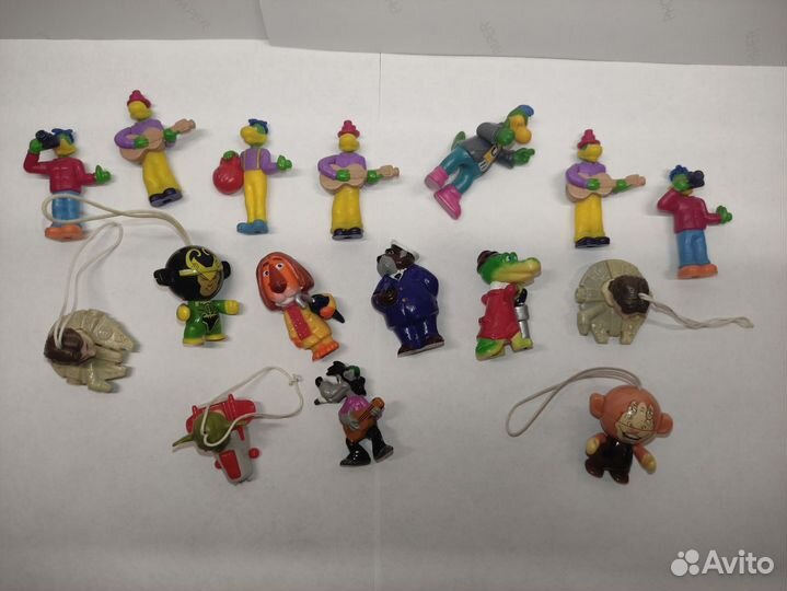 Игрушки из киндера коробкой