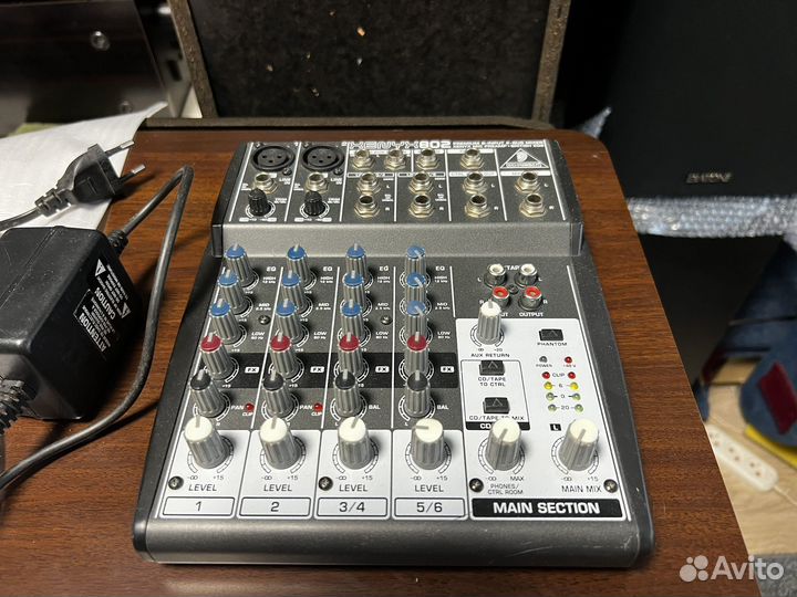 Микшерный пульт behringer xenyx 802