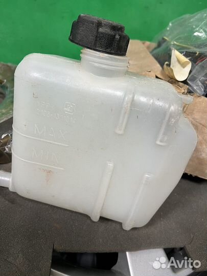 Бочек расширительный с крышкой