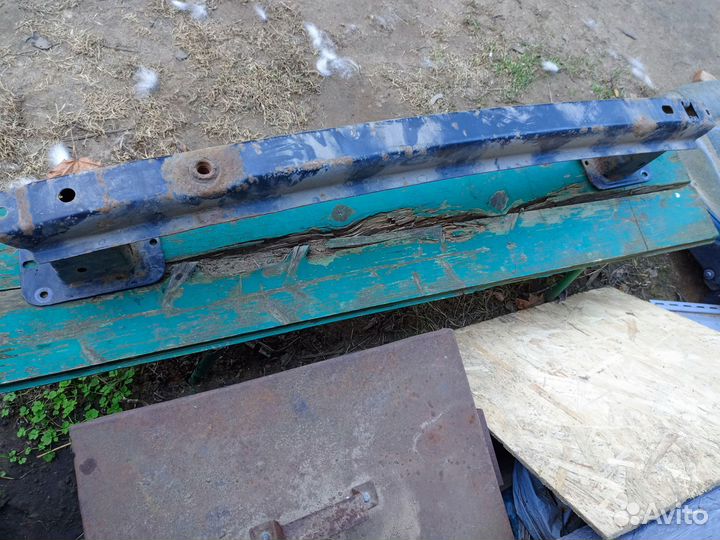 Усилитель заднего бампера Шкода йети