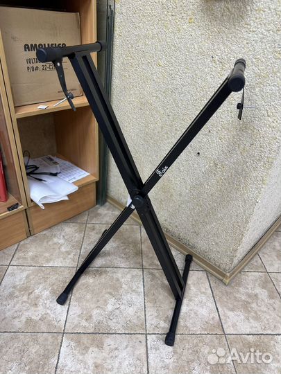 Стойка для клавишных инструментов