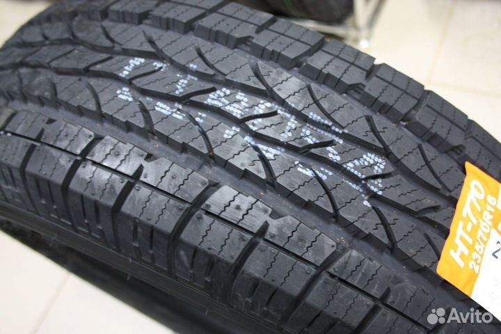 Maxxis Bravo HT-770 235/70 R16 106T
