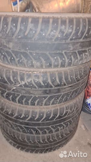 Bridgestone Ice Cruiser 7000 255/70 R16