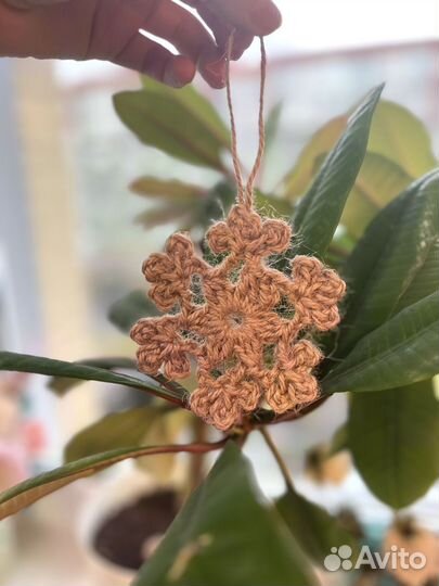 Елочные игрушки из джута ручной работы