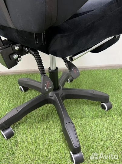 Кресло для игр. Игровое кресло с массажем