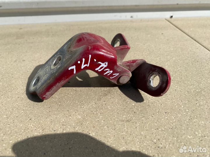 Петля двери передняя левая Kia Ceed (ED)