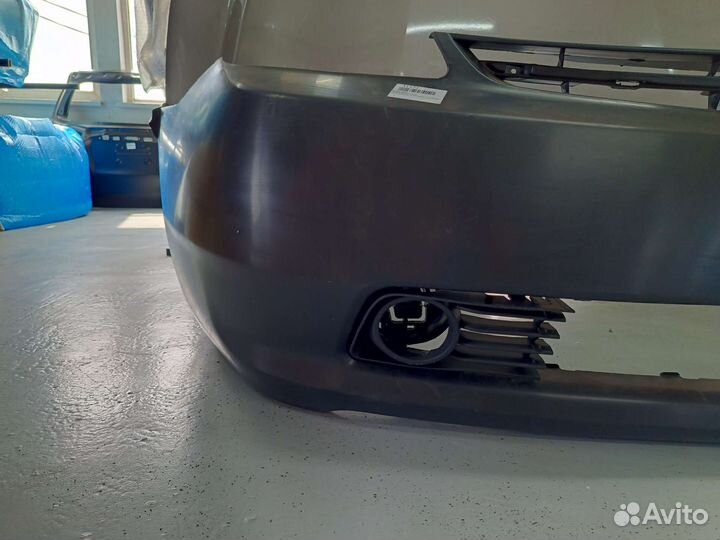 Новый передний бампер toyota prius 20