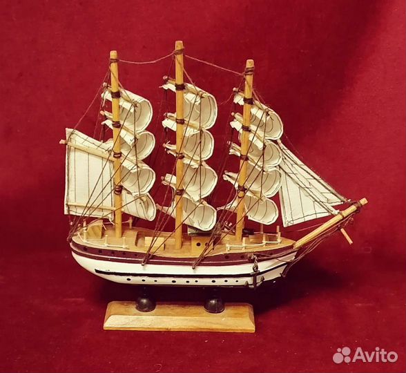 Модель парусника