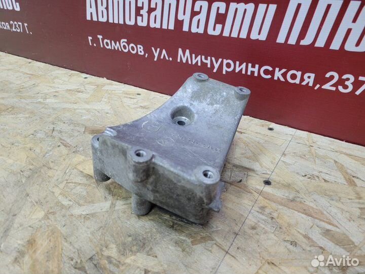 Кронштейн генератора LADA X-Ray