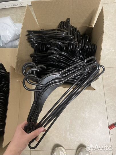 Вешалки плечики для одежды