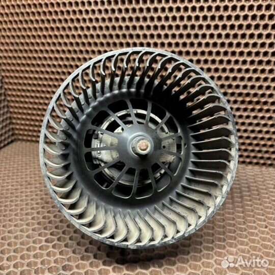 Моторчик отопителя Ford Focus BM iqdb