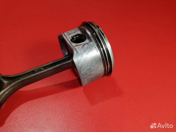 Поршень с шатуном Honda Accord CF3 F18B 1994-1997