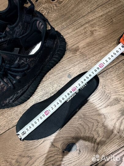 Кроссовки под Eezy Boost