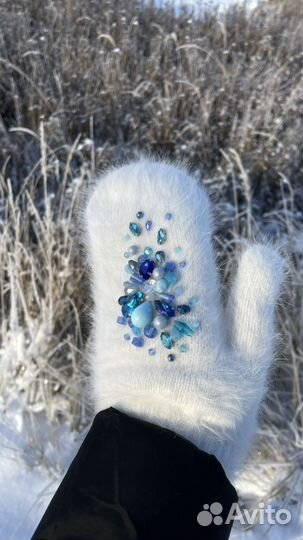 Варежки со стразами