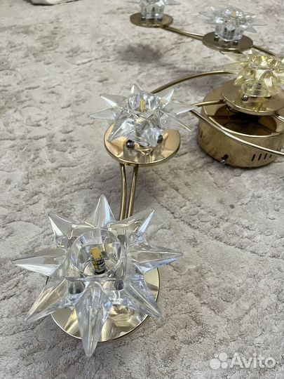 Продается красивая люстра