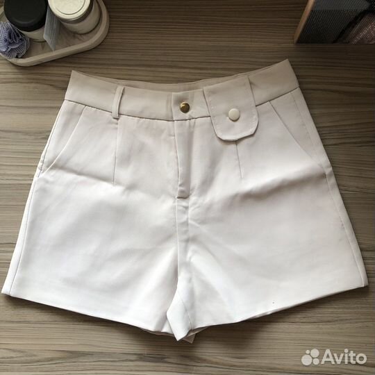 Шорты женские