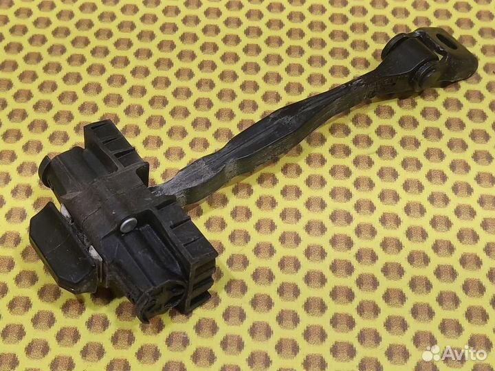 Ограничитель двери задний правый Volkswagen Jetta