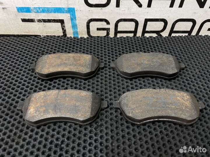 Колодки тормозные передние Mercedes-Benz C-Class