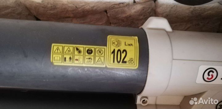 Воздуходув для листвы